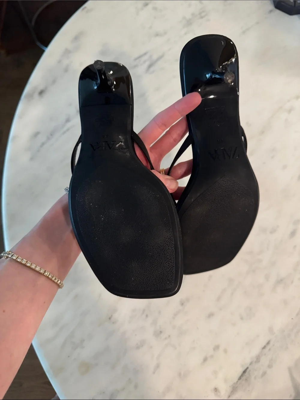 Zara Black Square-Toe Minimal Thong Kitten Heel Sandals - Picture 6 of 6